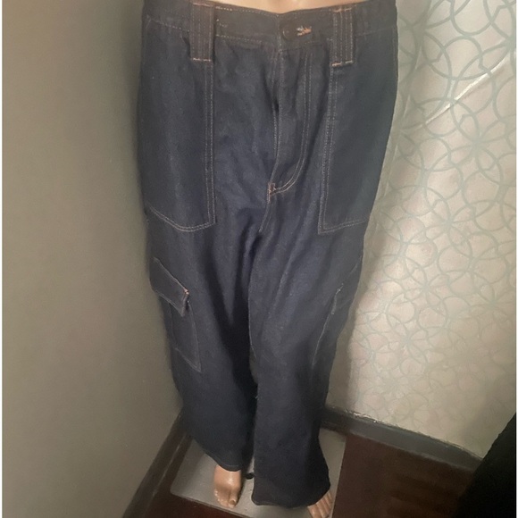 Ardens Dark Denim Cargo Pants
Size 11 - Picture 4 of 7